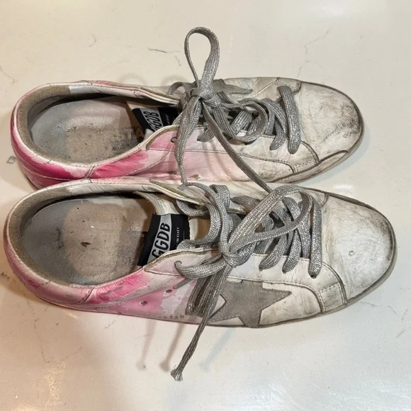 GOLDEN GOOSE SNEAKERS WITH PINK ACCENT - Picture 1 of 4